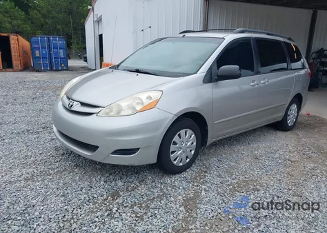 2010 Toyota Sienna Le из США, поврежденный, VIN 5TDKK4CC2AS302047